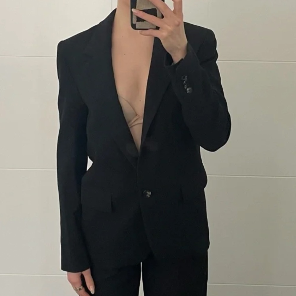 Aritzia Black Generation Blazer PERFECT CONDITION